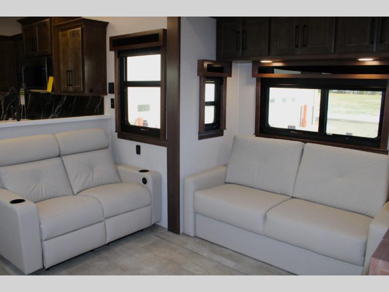 2025 Forest River Riverstone 39RKFB, $ 196,481