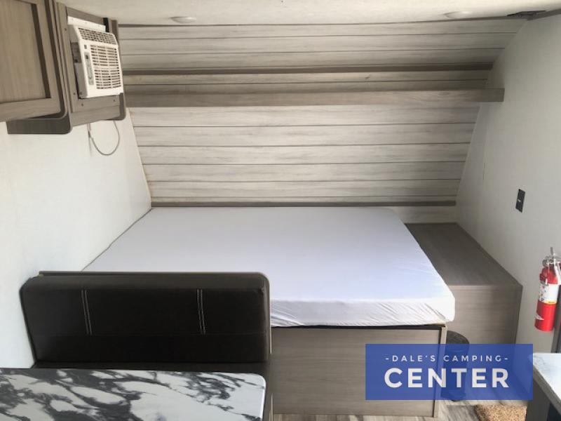 2023 Dutchmen Coleman 17B, $ 9,999