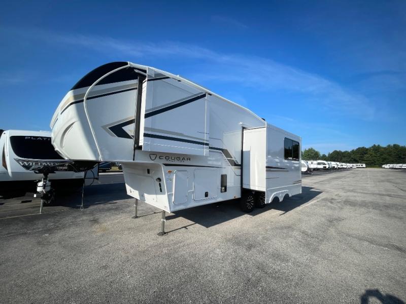 2026 Keystone Cougar Half-Ton (Fifth Wheel) 24RDS, $ 61,943