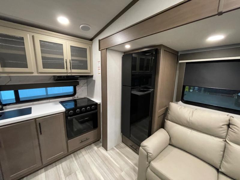 2026 Keystone Cougar Half-Ton (Fifth Wheel) 23MLE, $ 61,718