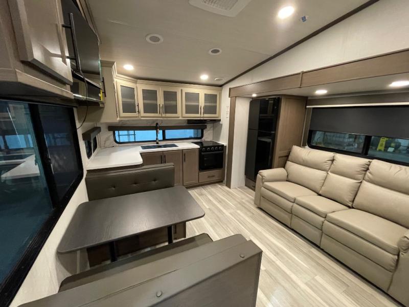 2026 Keystone Cougar Half-Ton (Fifth Wheel) 23MLE, $ 61,718
