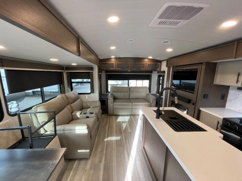 2026 Keystone Cougar Half-Ton (Travel Trailer) 29R, $ 62,717