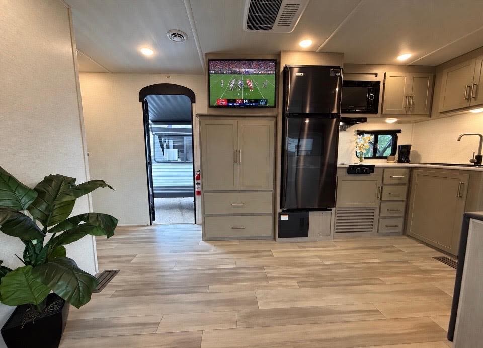 2024 Keystone Springdale Classic (Double Axle - Ea, $ 22,200