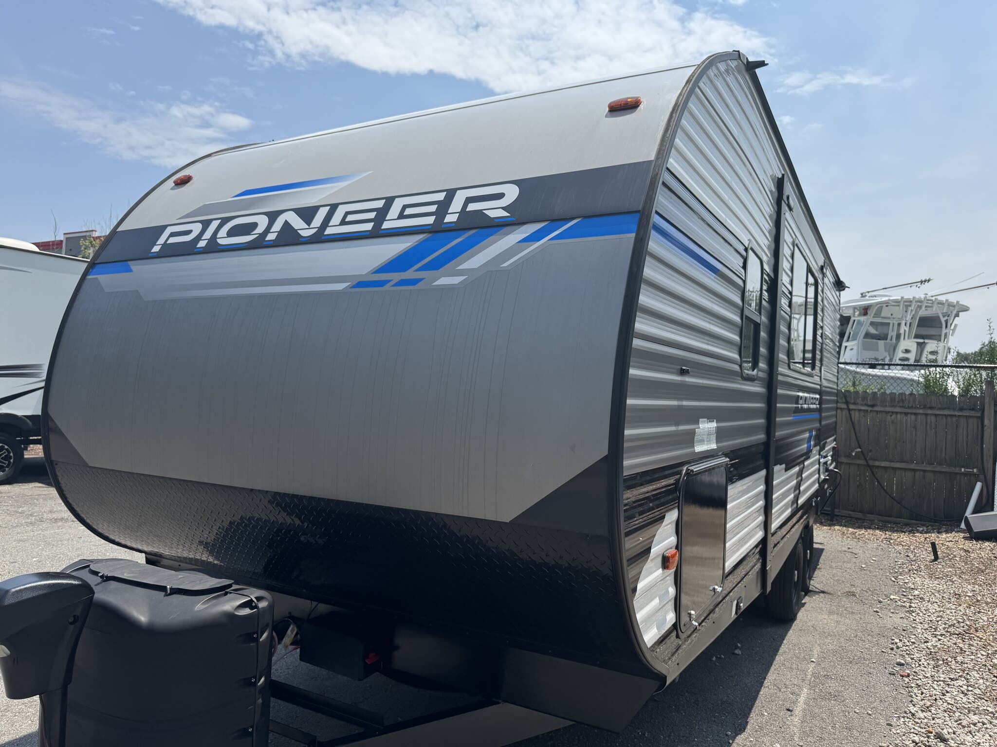 2023 Heartland Pioneer BH220, $ 21,500
