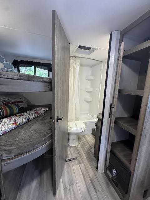 2023 Heartland Pioneer BH220, $ 21,500