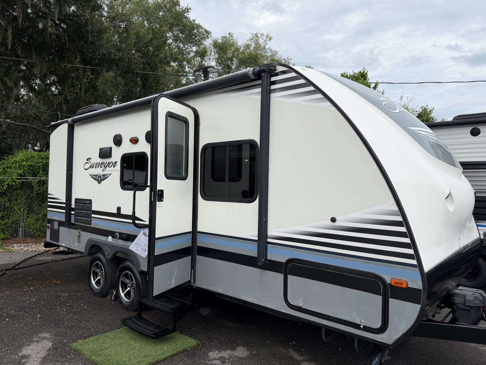 2018 Forest River Surveyor 201RBS, $ 13,500