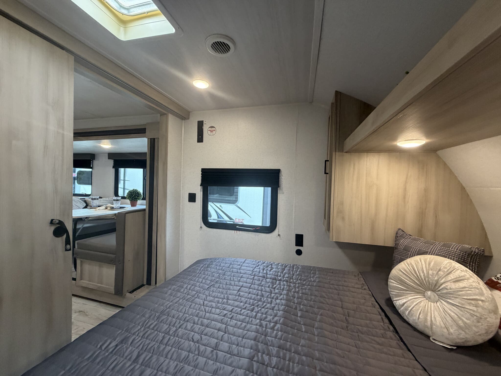2025 East To West Silver Lake 2600RB, $ 24,995