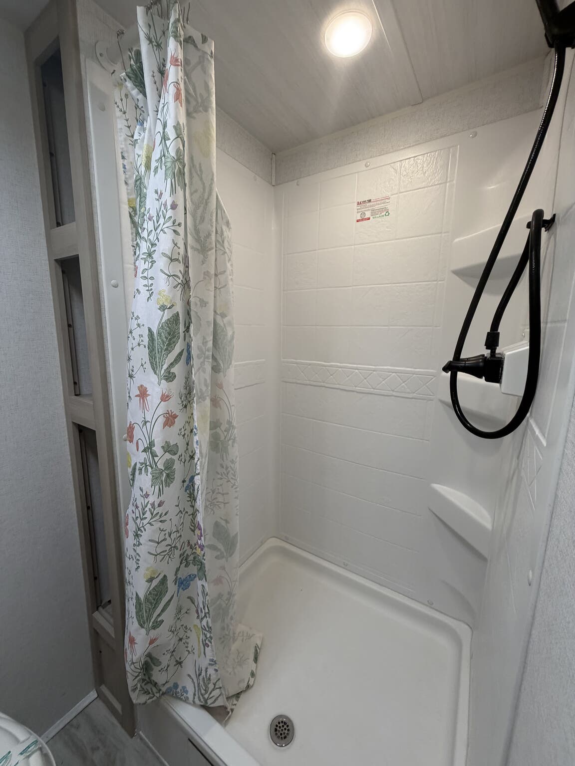 2025 East To West Silver Lake 2600RB, $ 24,995