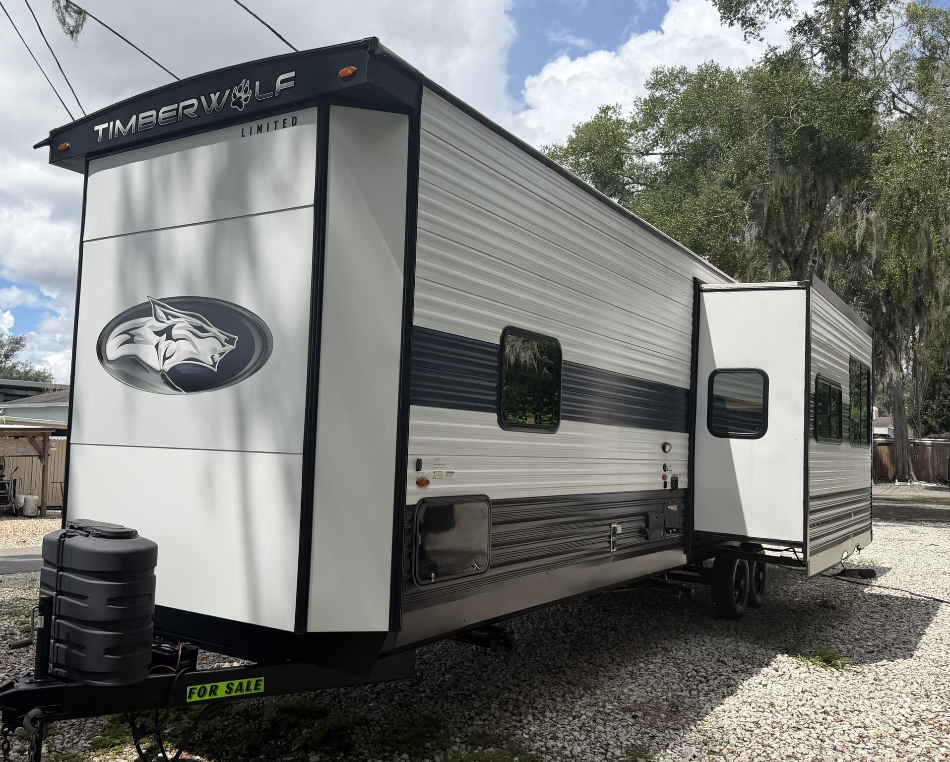 2024 Forest River Cherokee Timberwolf 39TN, $ 29,999