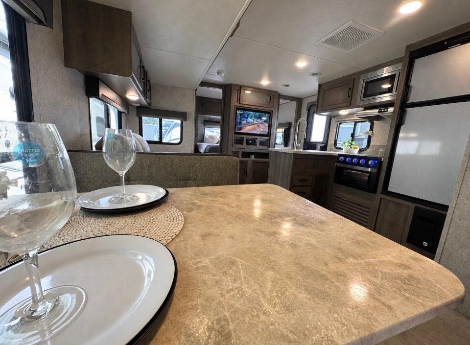 2020 Coachmen Apex Ultra Lite 289TBSS, $ 19,995