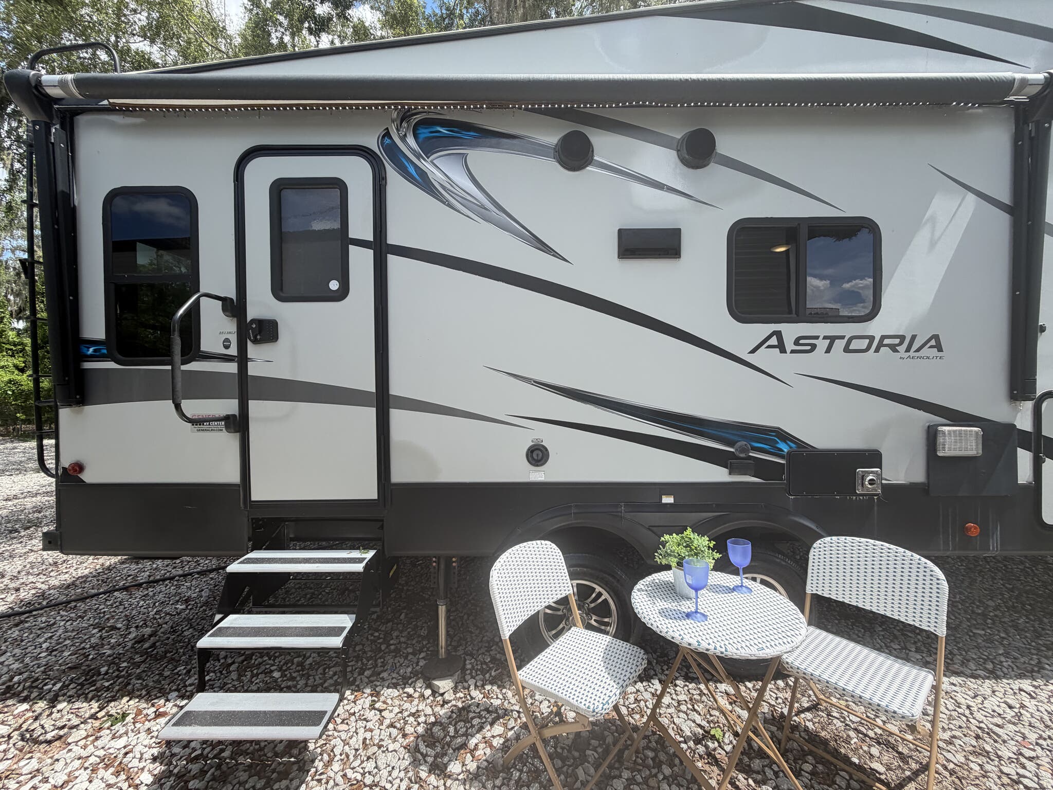 2018 Dutchmen Aerolite Astoria 2513RLF, $ 19,995