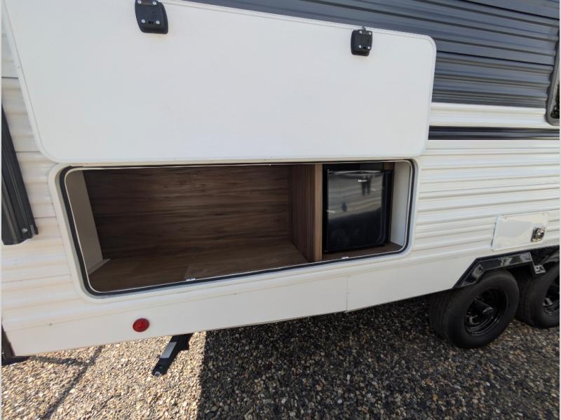 2027 Winnebago Access 25BH, $ 39,998