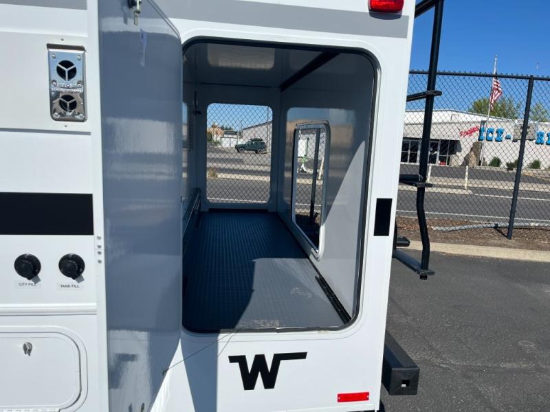 2027 Winnebago Sunflyer 24GG, $ 107,324