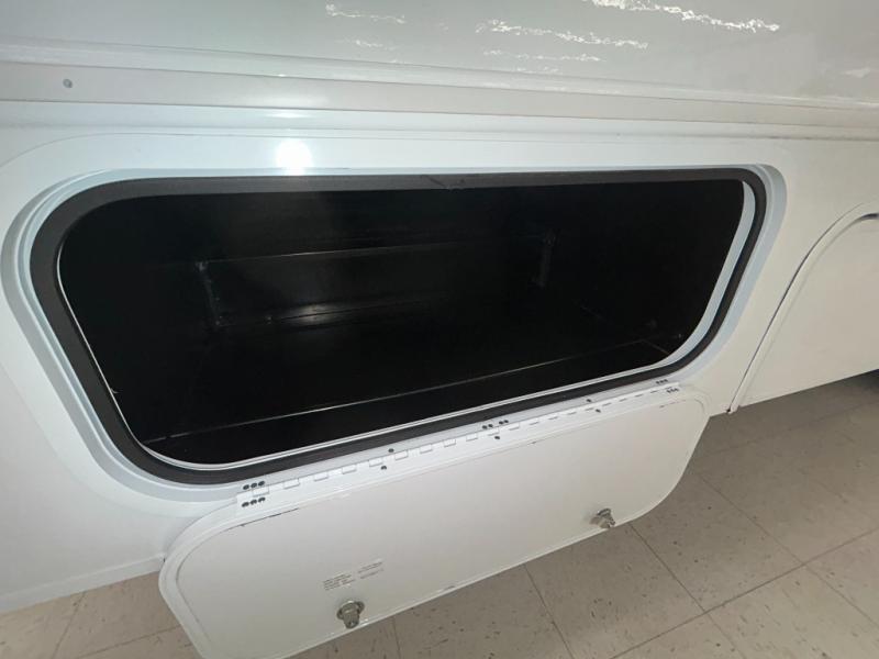 2027 Winnebago Sunflyer 22RS, $ 105,945