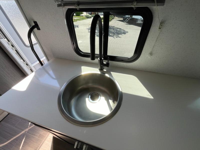 2027 Winnebago Sunflyer 28MB, $ 138,510