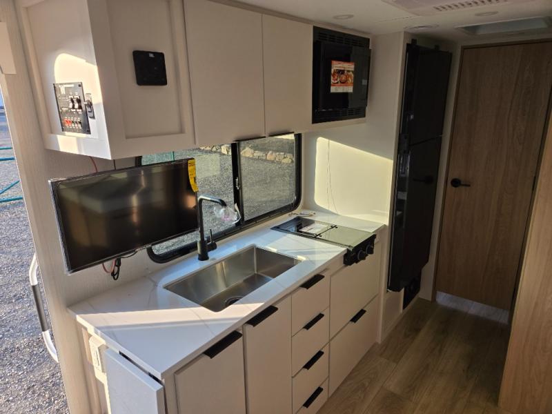 2026 Winnebago Micro Minnie 2108DS, $ 32,998