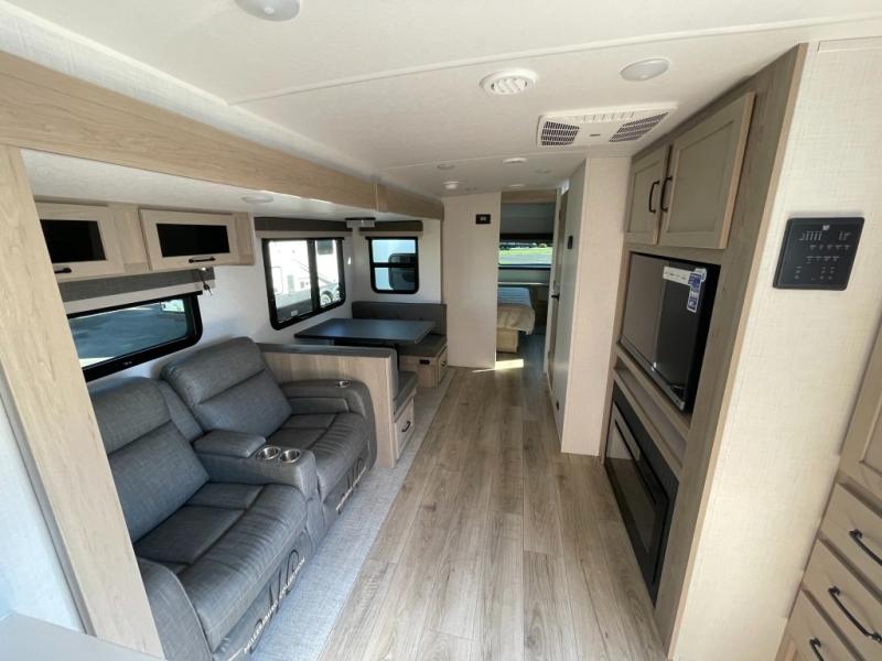 2025 Forest River Rockwood Ultra Lite 2614BS, $ 43,998