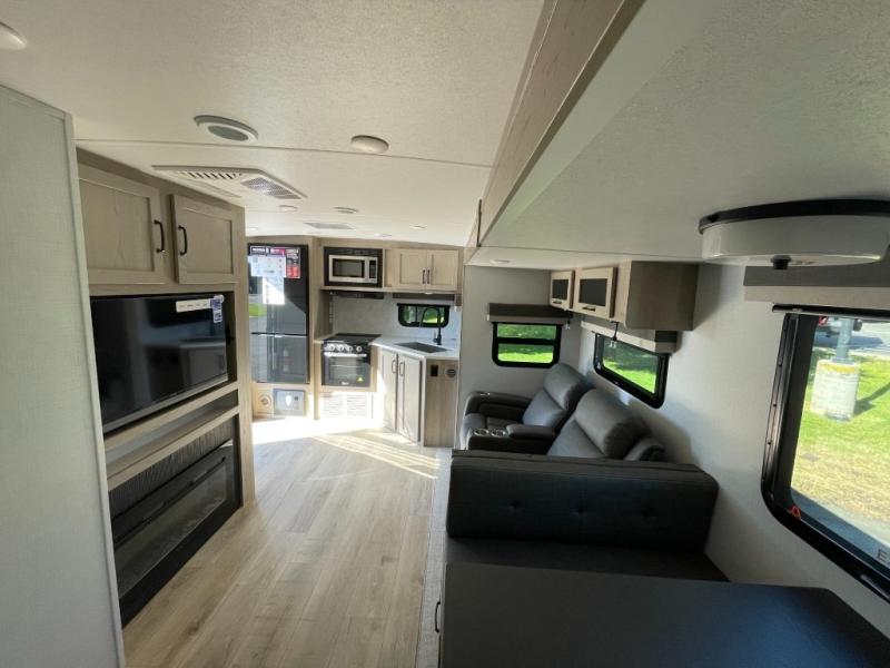 2025 Forest River Rockwood Ultra Lite 2614BS, $ 43,998