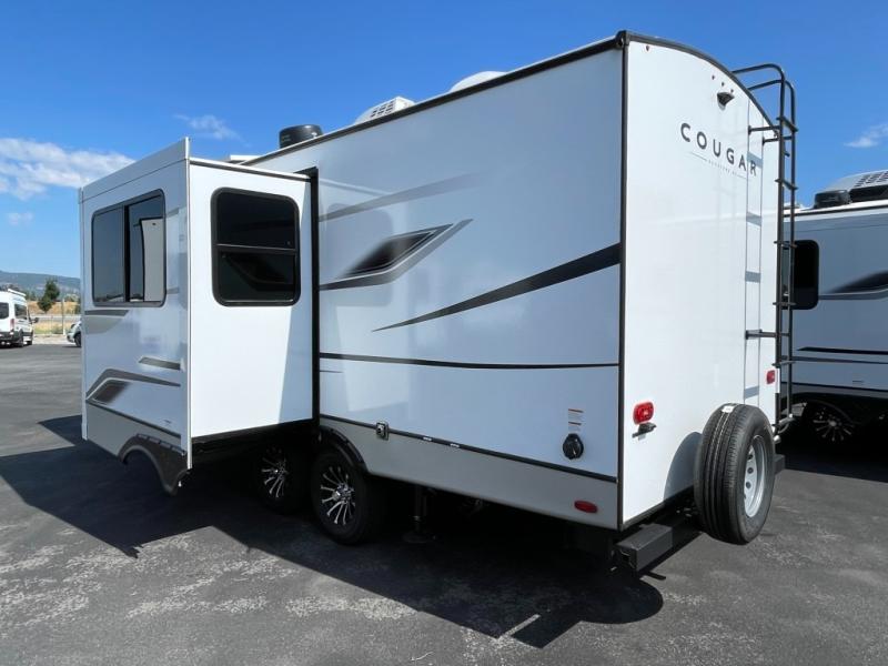 2026 Keystone Cougar Half-Ton (Travel Trailer) 22R, $ 35,998