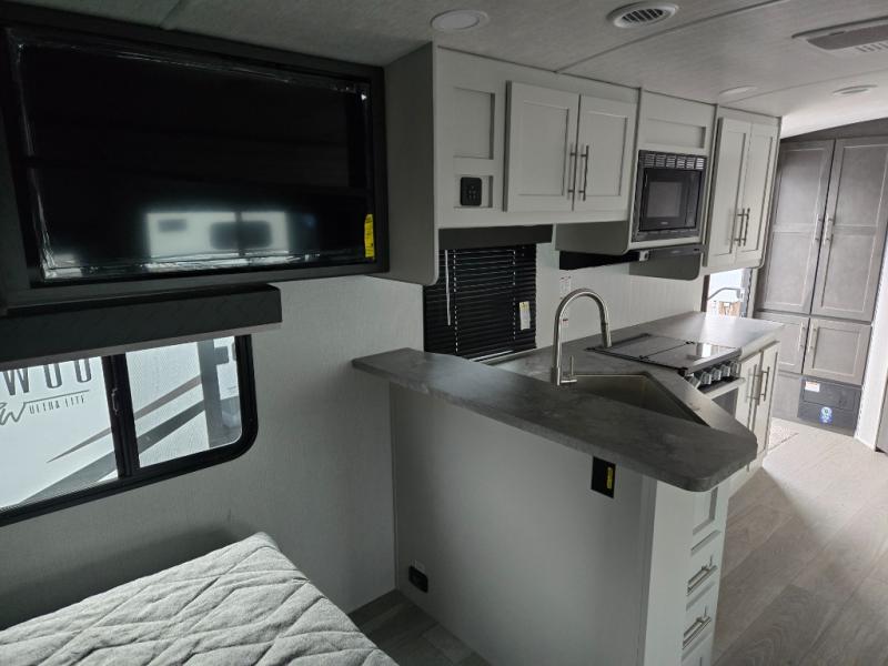 2026 Keystone Cougar Half-Ton (Travel Trailer) 22R, $ 35,998