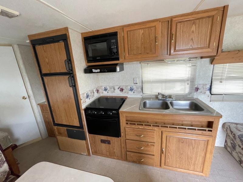 2004 Fleetwood Pioneer 18T6, $ 8,998