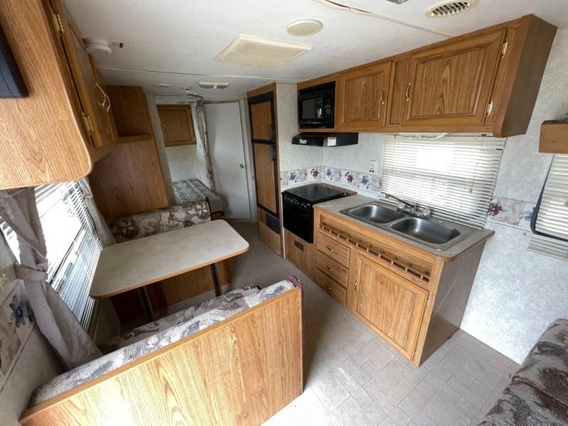 2004 Fleetwood Pioneer 18T6, $ 8,998