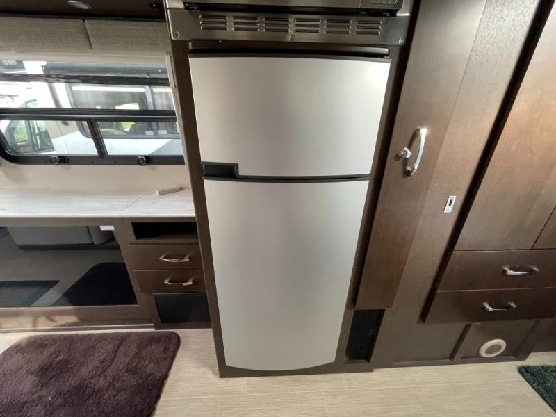 2016 Leisure Travel Vans Unity U24MB, $ 109,990