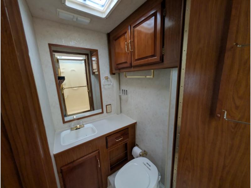 2000 Winnebago Minnie Winnie 30V, $ 18,990