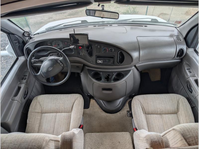 2000 Winnebago Minnie Winnie 30V, $ 18,990