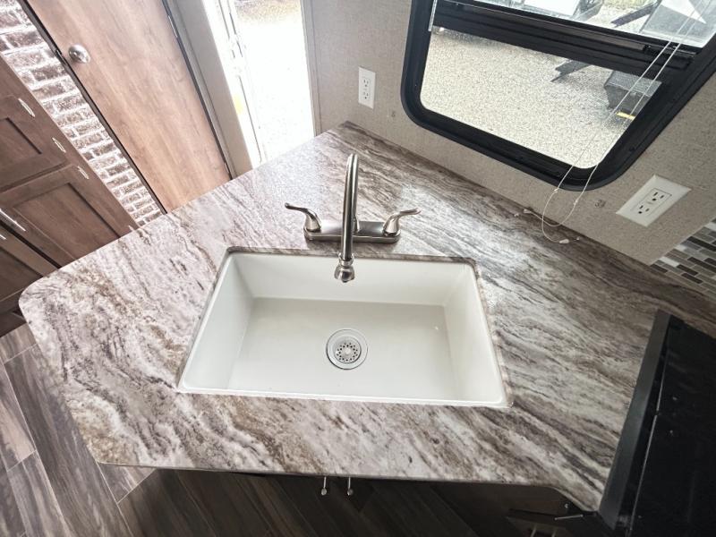 2019 Coachmen Shasta 21RB, $ 12,980