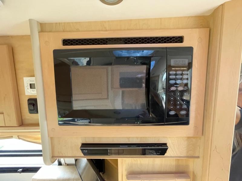 2014 Pleasure-Way Lexor TS, $ 69,990