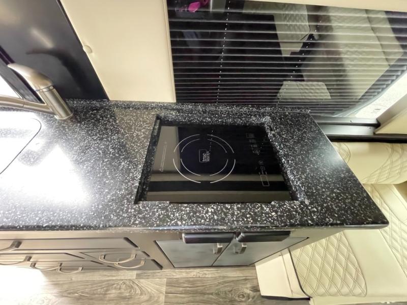 2021 American Coach Passage MD2 Lounge 170 STD, $ 99,990