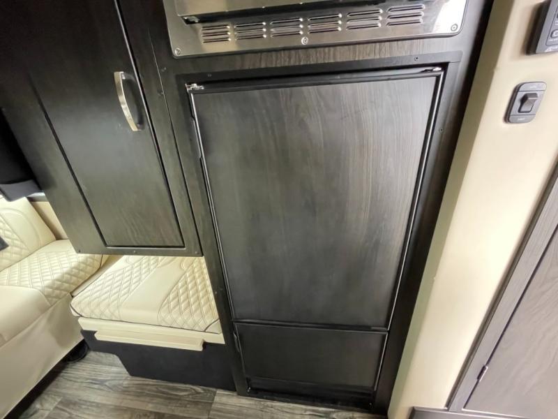 2021 American Coach Passage MD2 Lounge 170 STD, $ 99,990