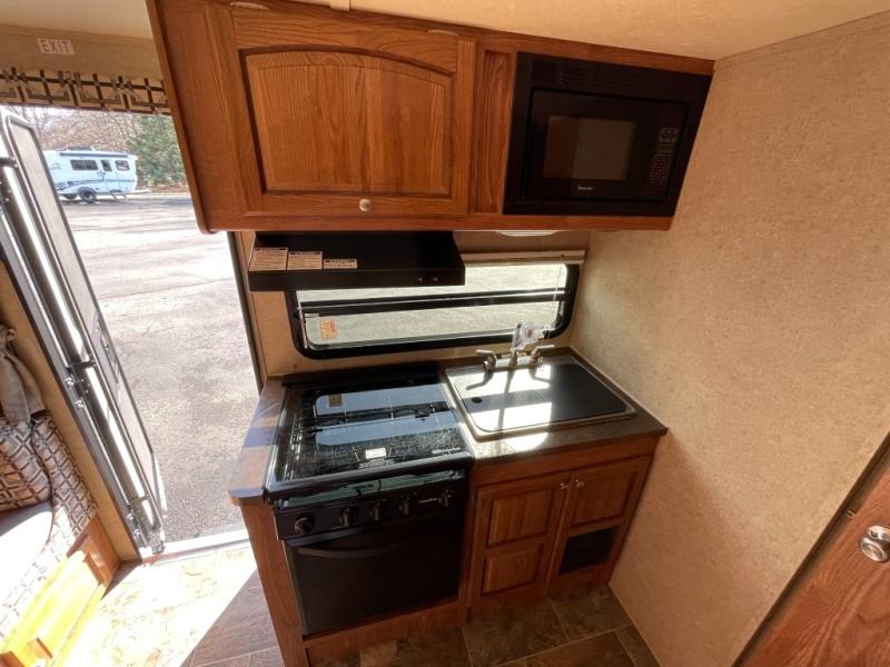2015 Forest River Rockwood 1901, $ 13,998