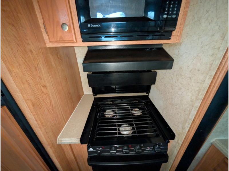 2008 Jayco Recon F37U, $ 19,995