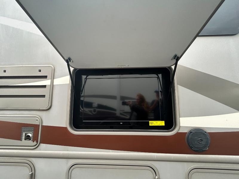 2015 Thor Motor Coach Hurricane 34E, $ 55,995
