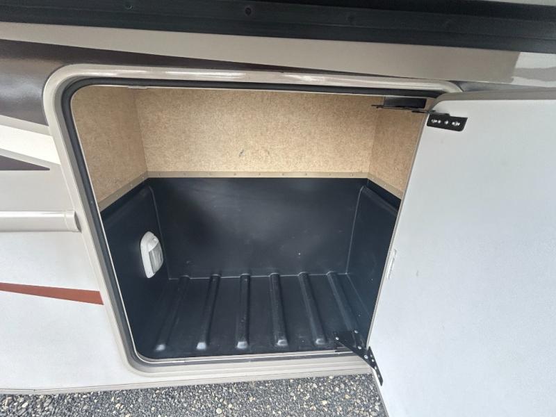 2015 Thor Motor Coach Hurricane 34E, $ 55,995