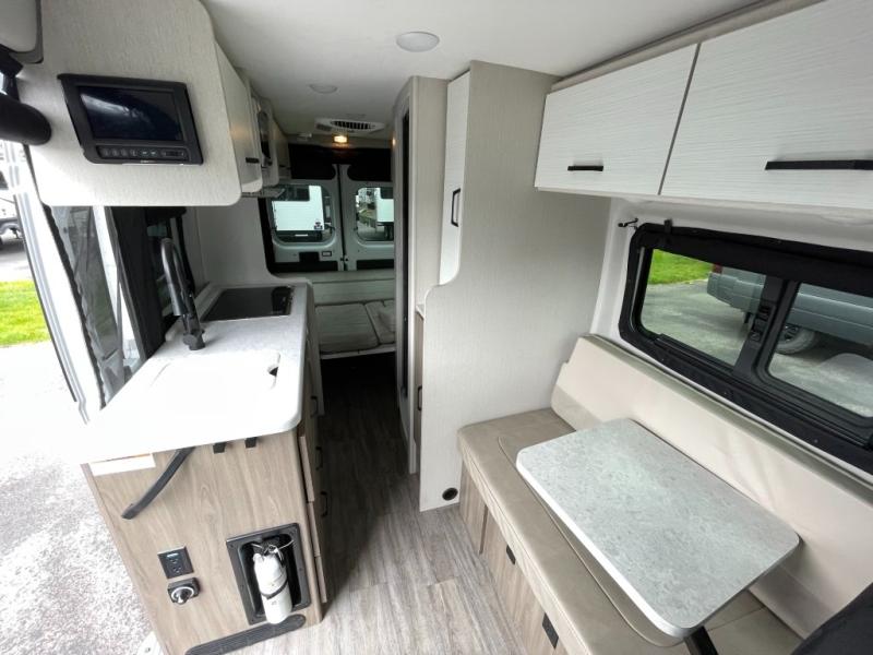 2024 Thor Motor Coach Dazzle 2JB, $ 99,990