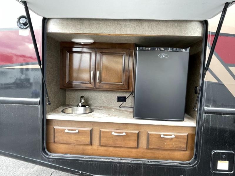2020 Thor Motor Coach Omni Super C BB35, $ 99,990