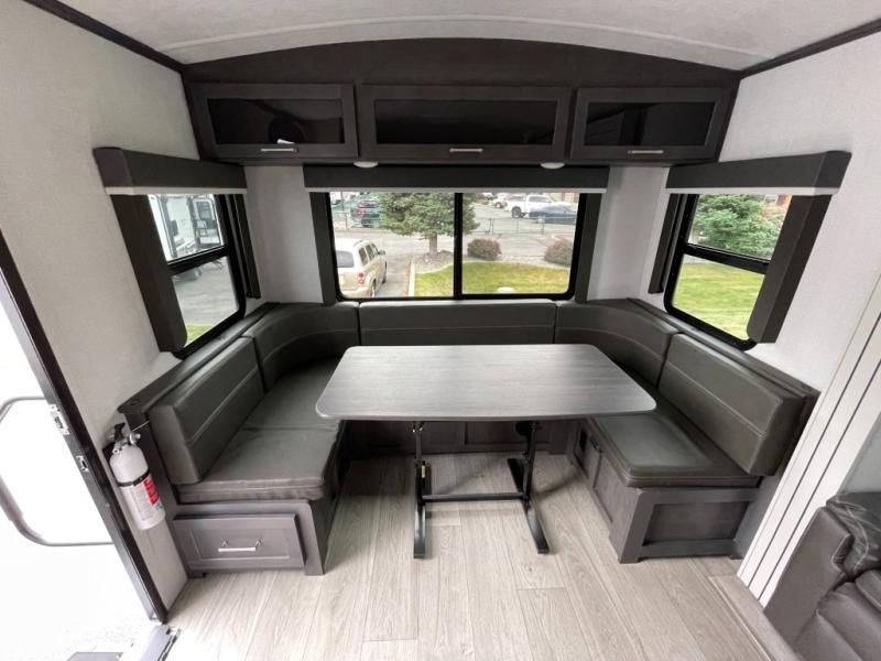 2025 Keystone Cougar Half-Ton (Travel Trailer) 25R, $ 39,998