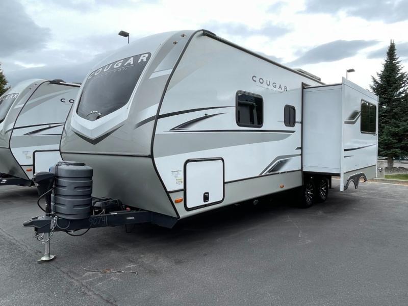 2025 Keystone Cougar Half-Ton (Travel Trailer) 25R, $ 39,998