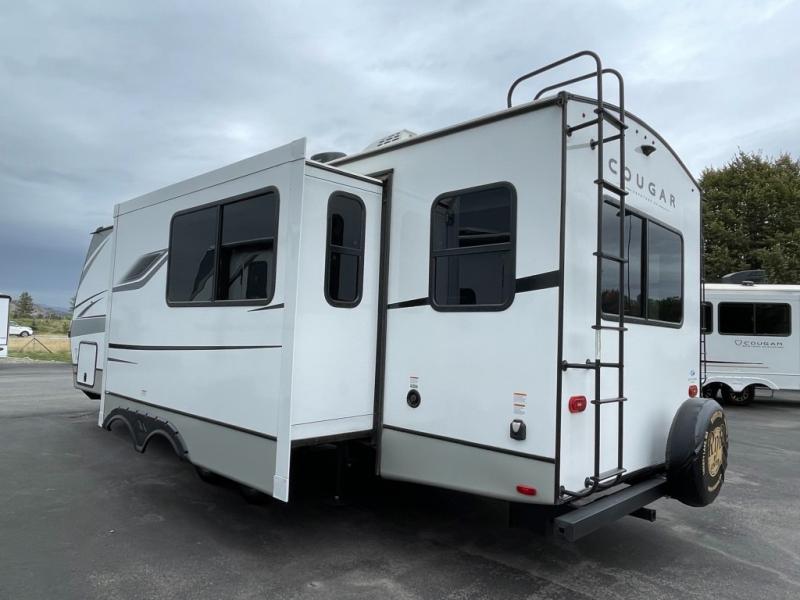 2025 Keystone Cougar Half-Ton (Travel Trailer) 25R, $ 39,998