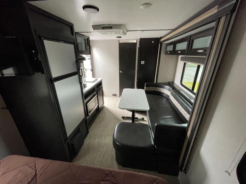 2020 Forest River Surveyor Legend 19RBLE, $ 19,998
