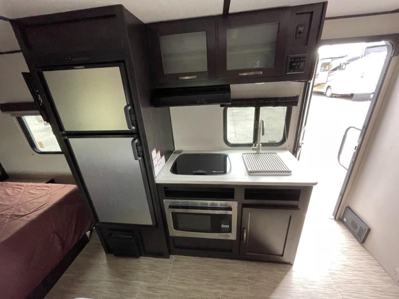 2020 Forest River Surveyor Legend 19RBLE, $ 19,998