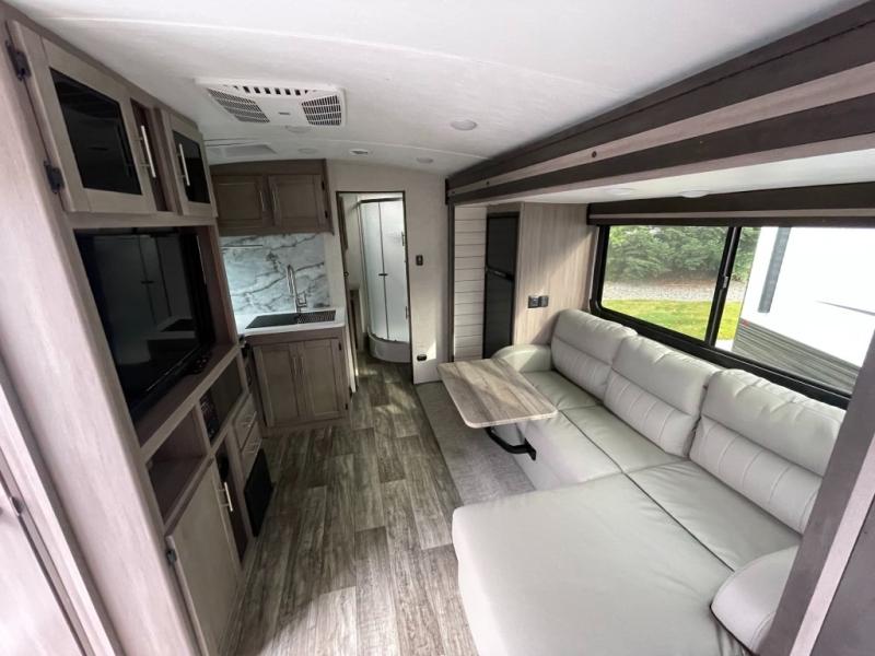 2022 CrossRoads Sunset Trail Super Lite SS222RB, $ 29,990