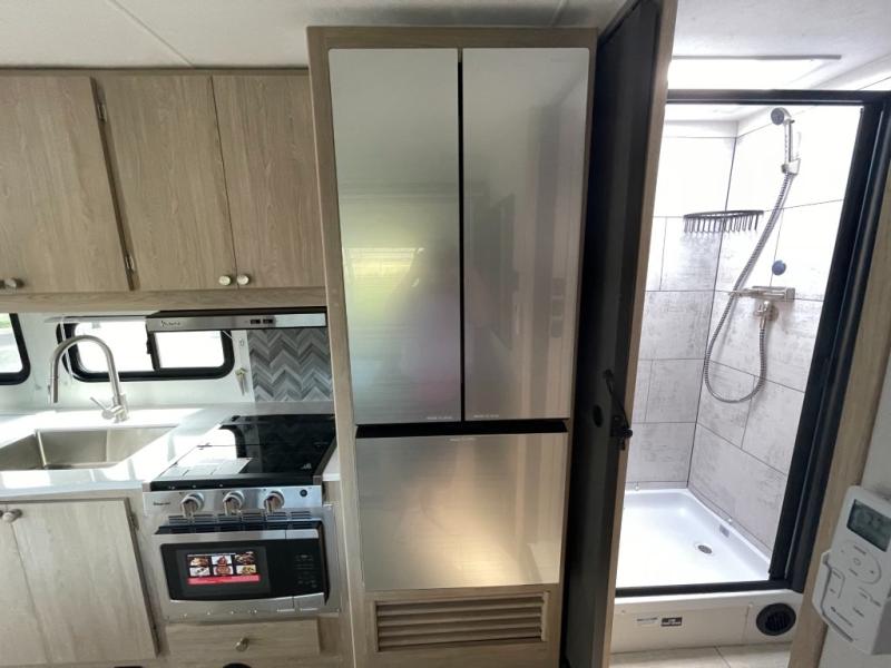 2027 Coachmen Leprechaun 319MB Ford 450, $ 139,990