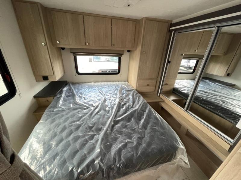 2027 Coachmen Leprechaun 319MB Ford 450, $ 139,990