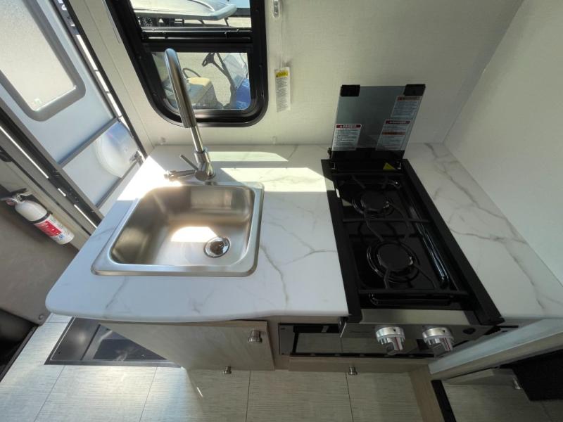 2027 Coachmen Leprechaun 210QSS Chevy 3500, $ 79,998