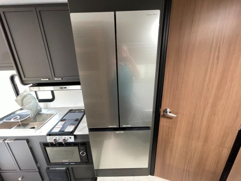 2027 Coachmen Leprechaun 210RSS Chevy 3500, $ 89,998