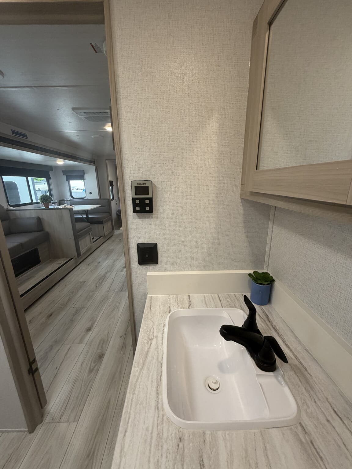 2025 East To West Silver Lake 2600RB, $ 24,995